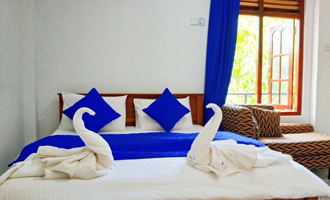 Blue Whale Holiday Hotel Mirissa Eksteriør billede